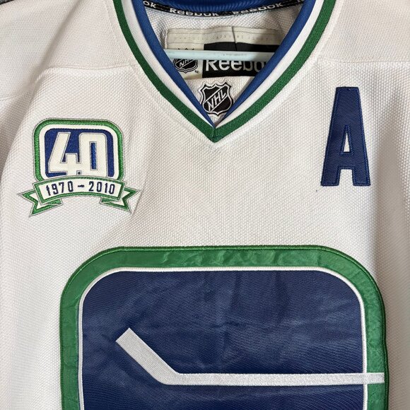 Reebok Henrik Sedin #33 Vancouver Canucks NHL Hockey Jersey - Men's Size 50 - Picture 3 of 7